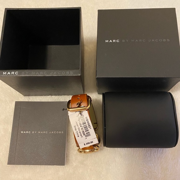 Marc Jacobs Watch - Picture 2 of 6